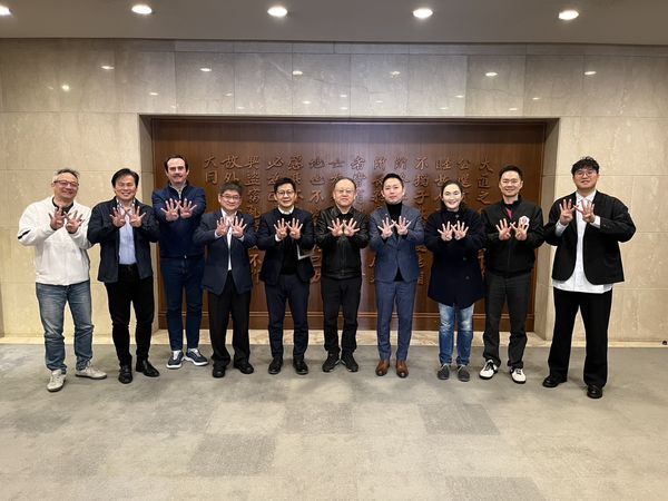 强制续约案